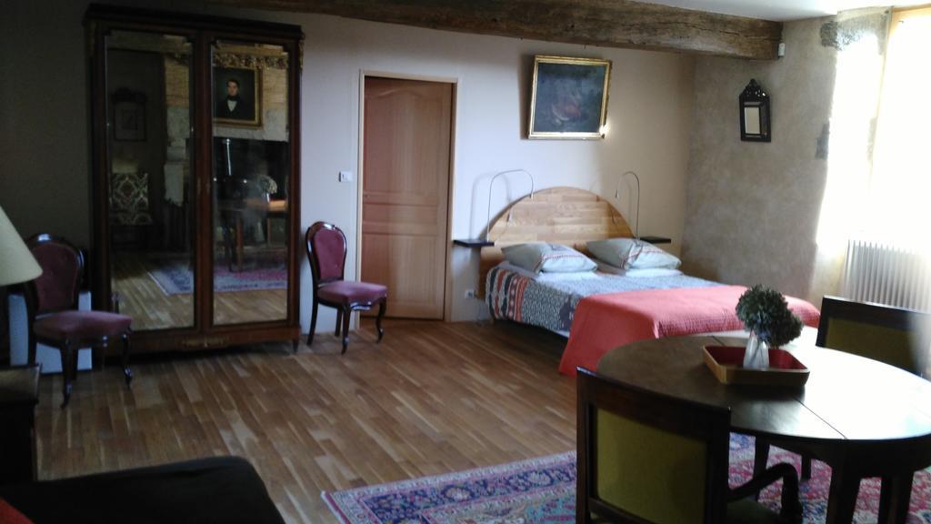 Chambre D'Hotes De Pirieuc Meillac Exterior foto