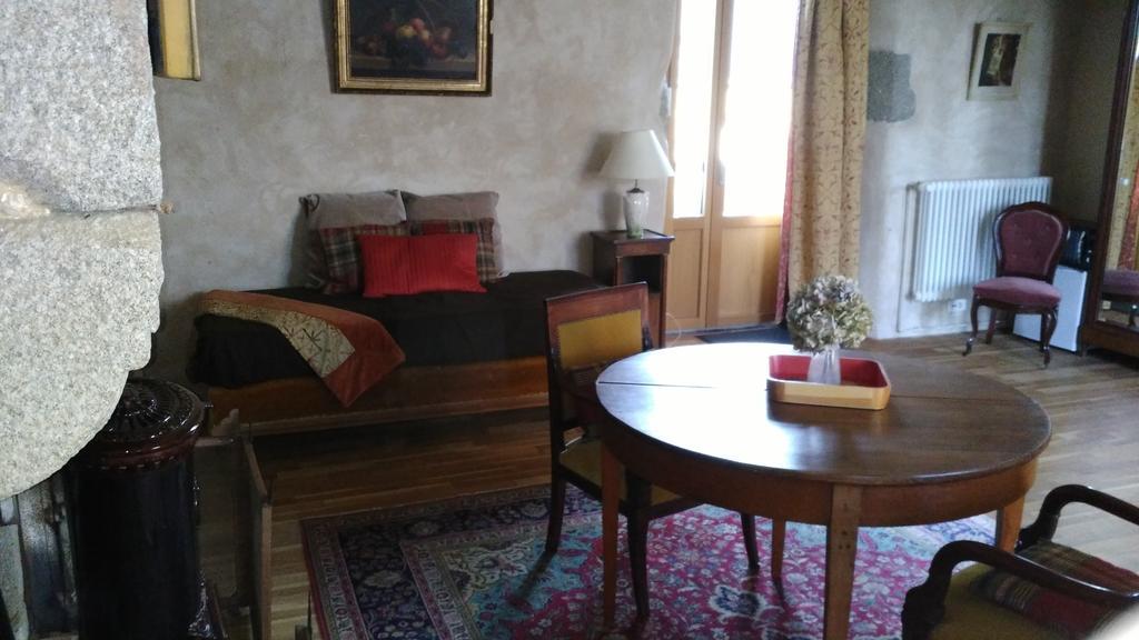 Chambre D'Hotes De Pirieuc Meillac Exterior foto